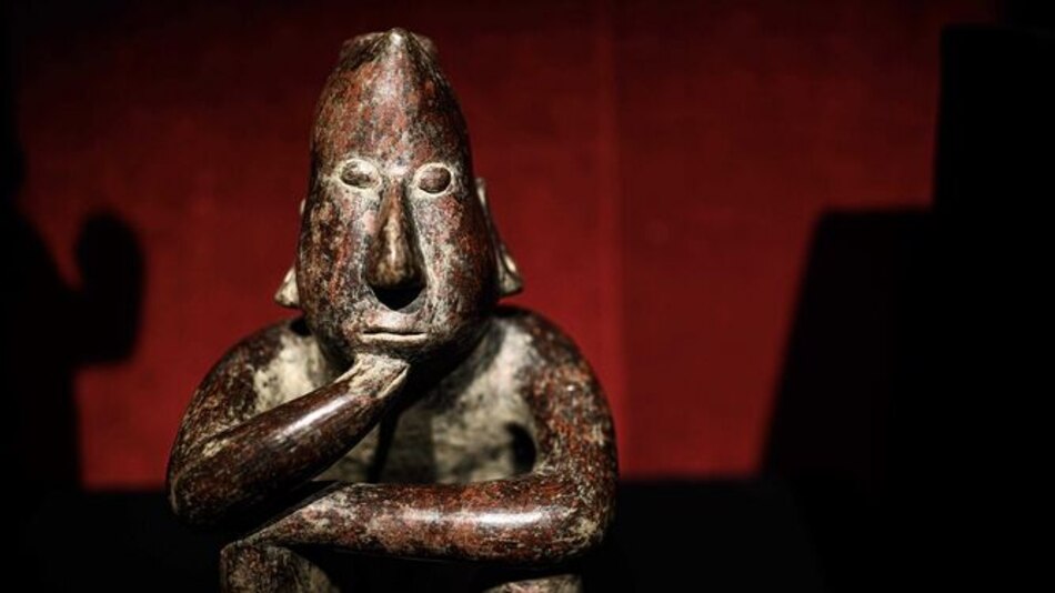 Subastan en París colección de arte precolombino pese a protestas de México