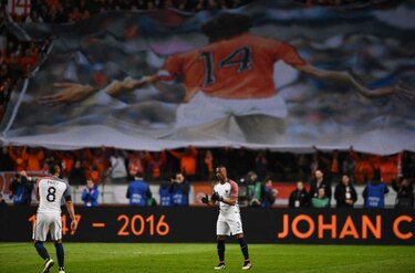 Francia se impone a Holanda en amistoso con recuerdo a Cruyff