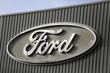 Ford baja en encuesta de confiabilidad de autos; Toyota sube