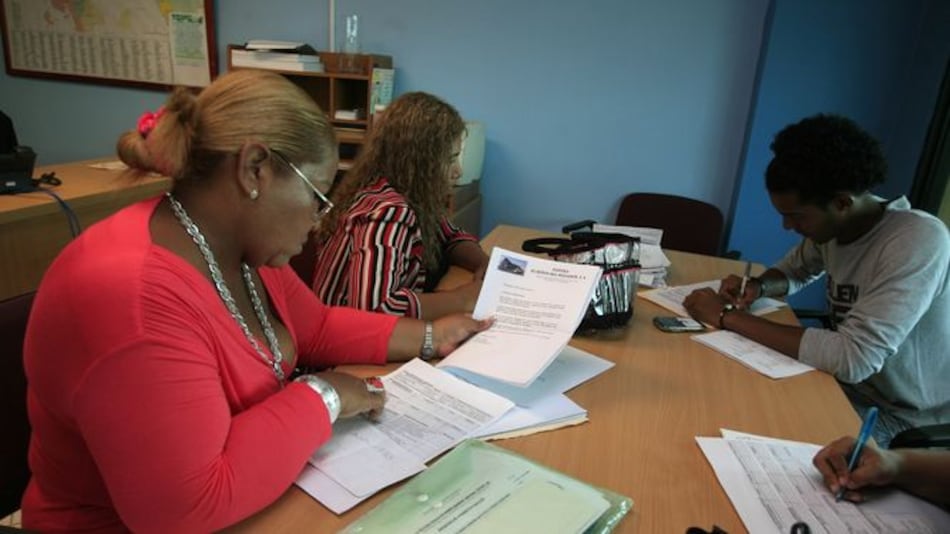 Sube el total de empleados en España por primer año desde 2007