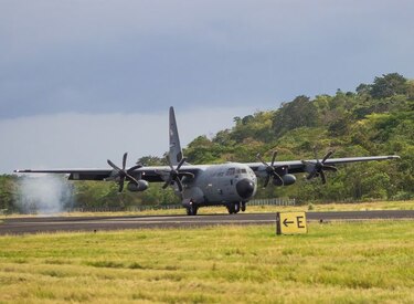 El avión caza huracanes aterrizó en suelo panameño