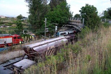 Un muerto y decenas de heridos por la colisión de dos trenes cerca de Barcelona
