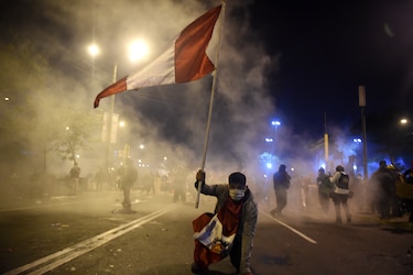 Fiscalía peruana abre investigación a Manuel Merino por muerte de manifestantes