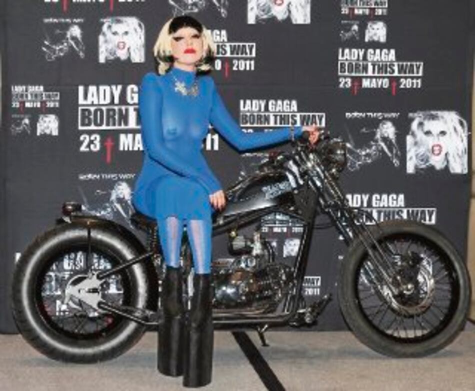 Lady Gaga arranca promoción con un desnudo