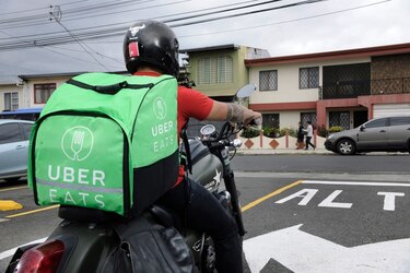 Uber recorta pérdidas, pese a caída de ingresos por la pandemia