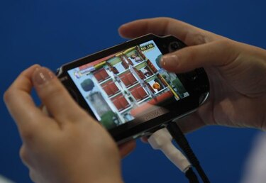 Dueños de Xperia pagan los juegos en teléfonos, dice Sony Ericsson