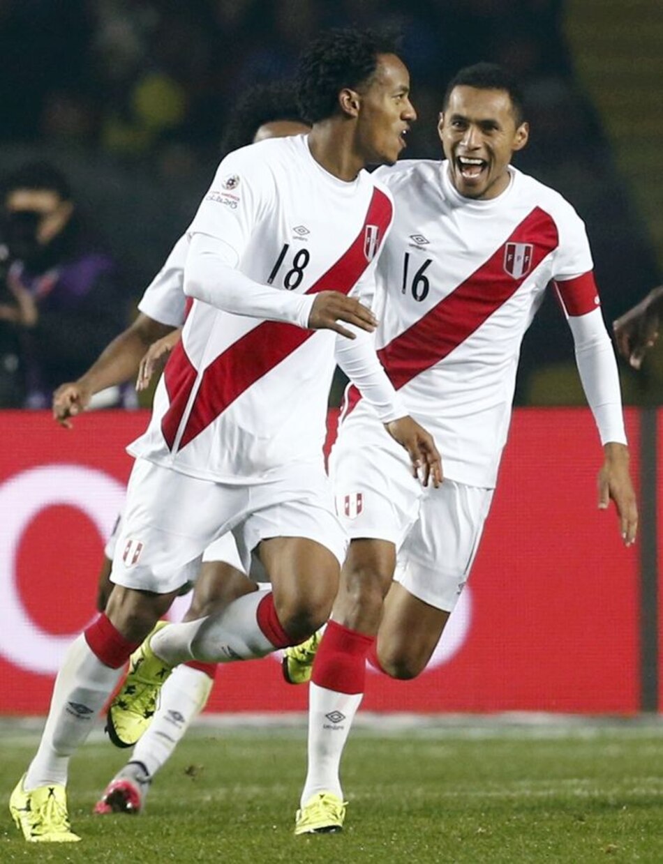 Perú derrota 2-0 a Paraguay y repite como tercero en la Copa América