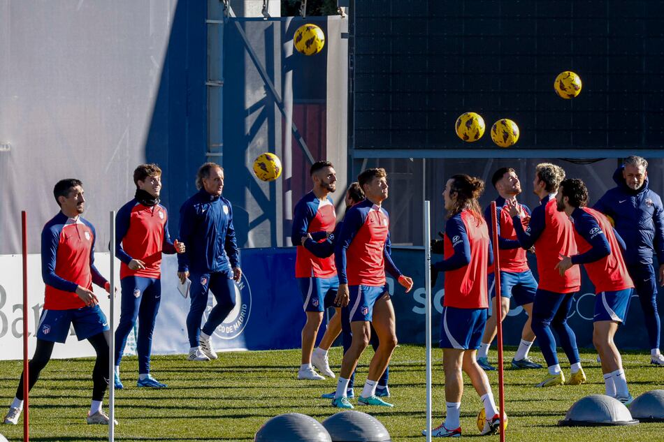 El Atlético retoma el trabajo; Witsel apunta al medio en Girona