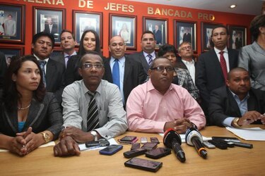 PRD crea comisión para redactar nueva resolución tras comparecencia de contralora