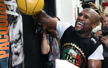 Mayweather, con salario de 300 millones de dólares, es el atleta mejor pagado