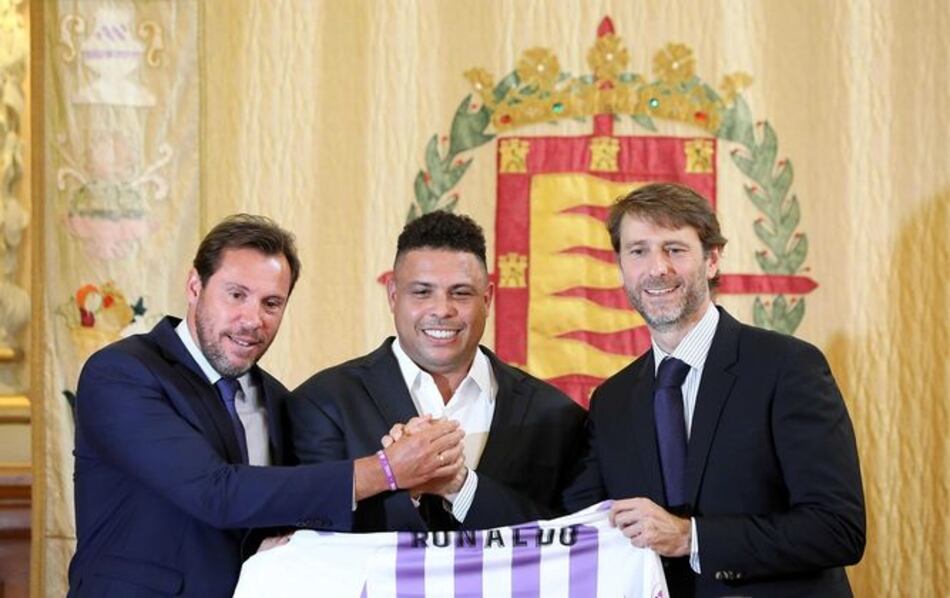 Exastro brasileño Ronaldo es nuevo dueño del club Valladolid