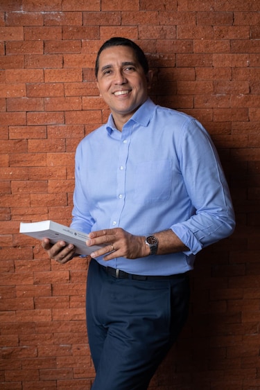 Carlos Gasnell presenta la segunda parte de la novela que ganó el Premio Ricardo Miró