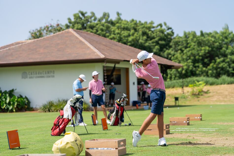 Panameño participó en edición inaugural de prestigiosa clínica de golf