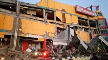 Terremoto de magnitud 7.5 sacude el centro de Indonesia