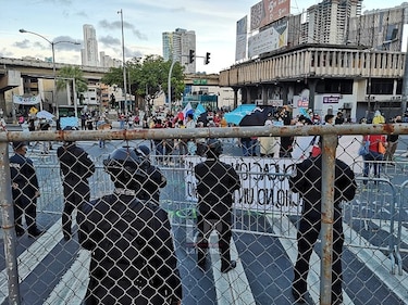 Segundo día de protestas contra la corrupción y recortes presupuestarios a la salud y educación