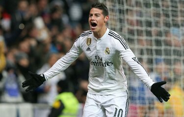 Real Madrid supera con dificultad al Sevilla; James y Ramos salen lesionados