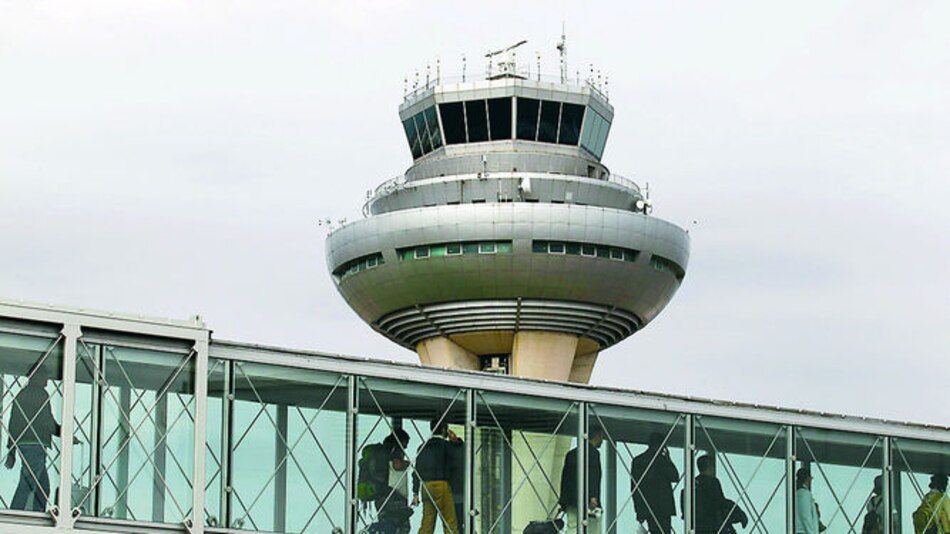 Controladores aéreos irán a paro