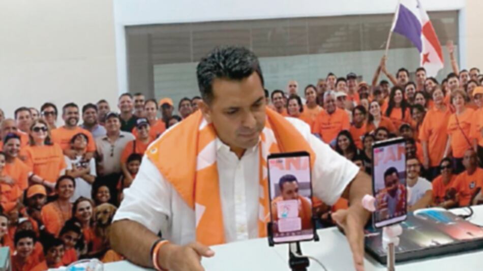 Ricardo Lombana: caminata y Facebook Live