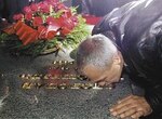 Serbios despiden a Milosevic