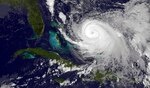Huracán 'Joaquín' se aleja de Bahamas rumbo hacia el noreste del Atlántico