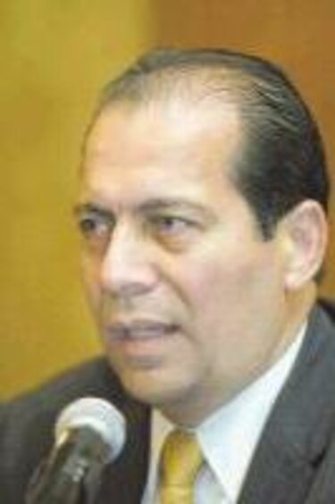 Cuscatlán compra operaciones de Lloyds