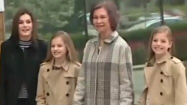 Las reinas de España aparecen juntas y sonrientes