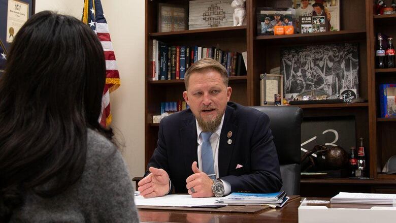 ‘Tengo tus fotos desnudo’, la BBC le siguió la pista a estafadores