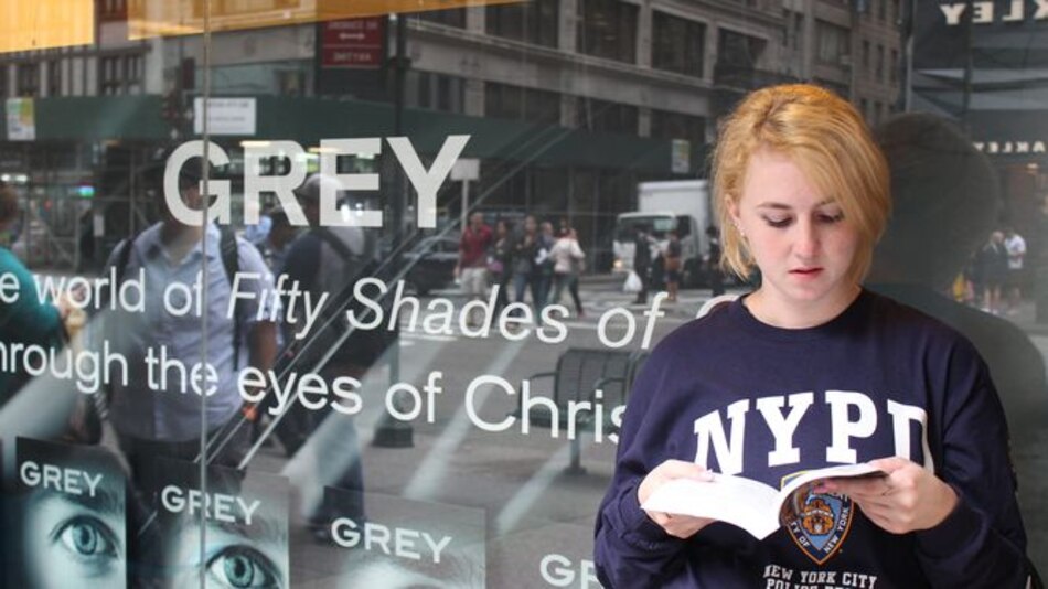 'Grey', el cuarto libro de la saga erótica, llegó a las librerías