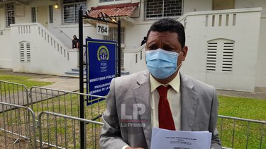 Denuncia penal contra el rector de la Universidad de Panamá