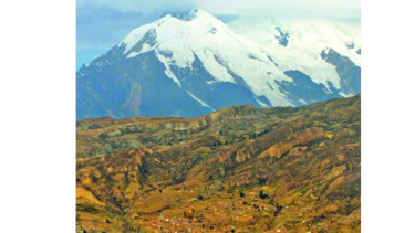 Extraen muestras del nevado Illimani