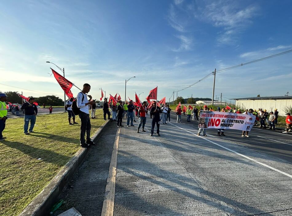 Suntracs cerró vías en varios puntos del país en rechazo al contrato minero