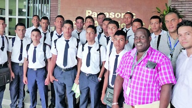 Panasonic imparte seminarios a estudiantes