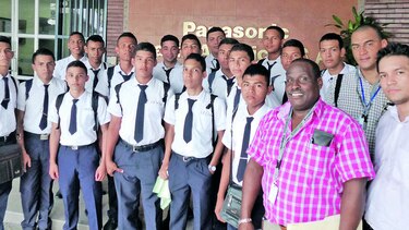 Panasonic imparte seminarios a estudiantes