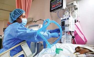 Minsa realiza nueva convocatoria a médicos para hacerle frente a la Covid-19