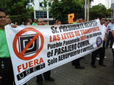 Taxistas protestan contra Uber