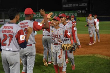 Coclé vuelve a vencer a Herrera y habrá sexto juego en la final del béisbol juvenil