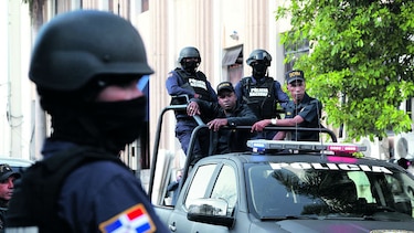 Un ministro detenido entre 15 acusados