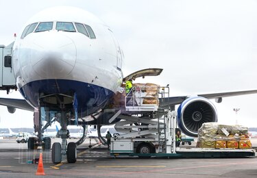 Industria aérea se recupera, pero vuela en medio de turbulencias económicas y geopolíticas