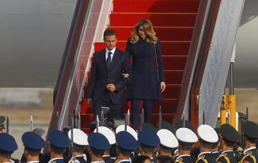 Peña Nieto llega a la APEC en China pese a crisis política en México