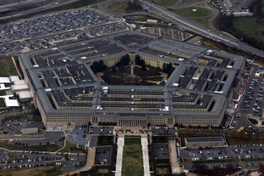 ‘Ninguna de nosotras pidió jamás un trato especial’: veteranas del ejército responden al secretario de Defensa, Pete Hegseth