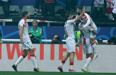 Turquía vence 3 por 1 a Georgia en la Eurocopa