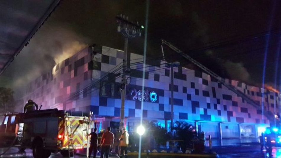 Más de 200 bomberos extinguen incendio en El Costo de Los Pueblos