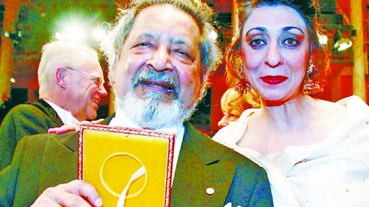 John M. Coetzee y Vidiadhar S. Naipaul, serán los más esperados en la feria, que integra también a un grupo de cantantes como expositores. EFE y