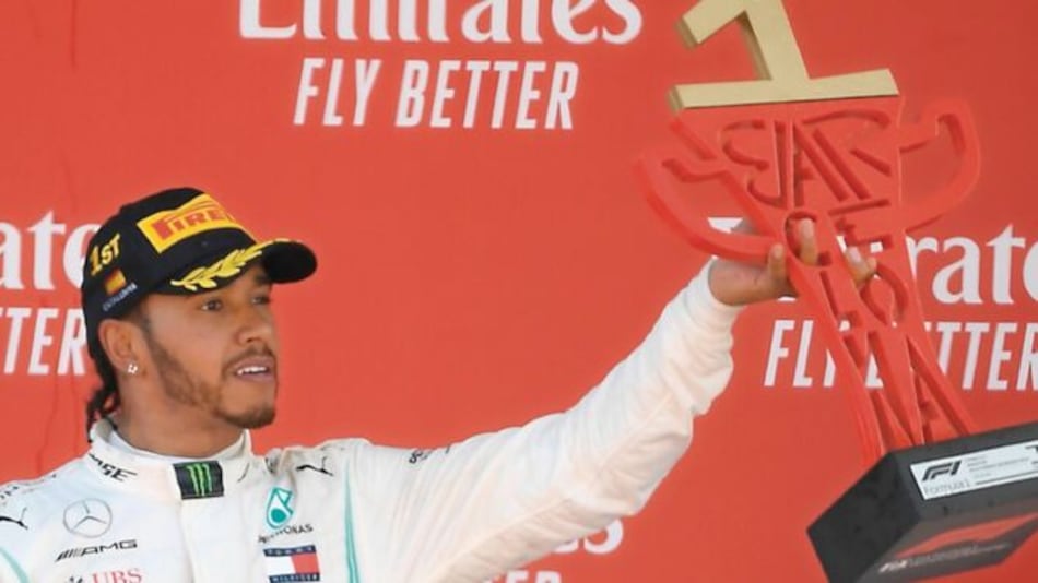 Hamilton gana y otra vez es líder entre los pilotos