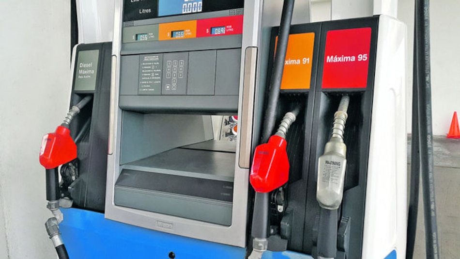 Debaten colores para tipo de combustible