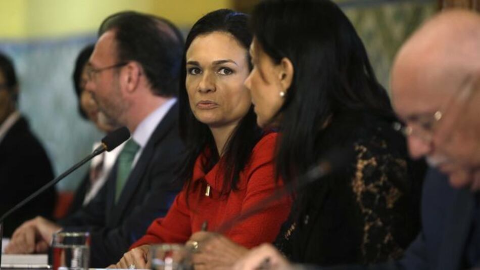 Cancilleres condenan 'ruptura democrática' en Venezuela