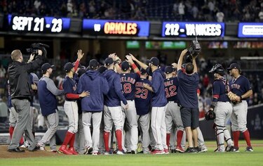 Medias Rojas vencen a Yankees y se coronan en el Este