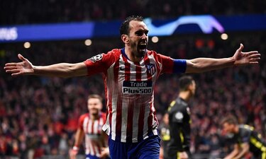 Los centrales uruguayos del Atlético someten al Juventus en la Liga de Campeones