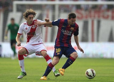 Messi y Neymar conducen al Barcelona a una nueva victoria