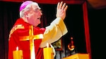 Lacunza viaja a Roma al colegio de cardenales